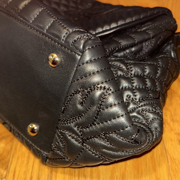 100% Authentic Versace Women’s Handbag in Nappa Ricamo Barocco Black Leather - Picture 5 of 14